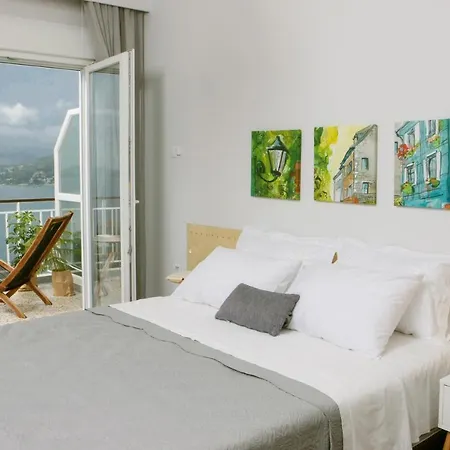 Apartment 180° Bay Views